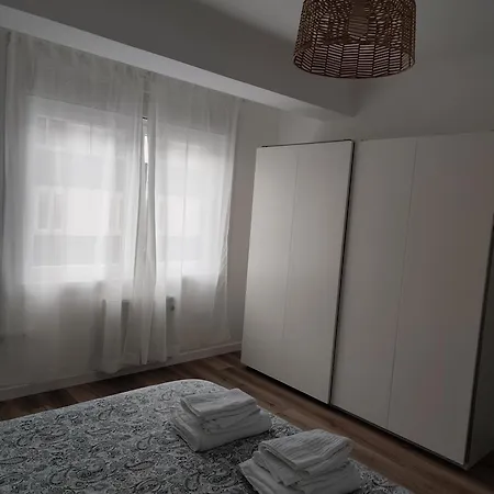 Apartmán Piso Estacion De Tren De *